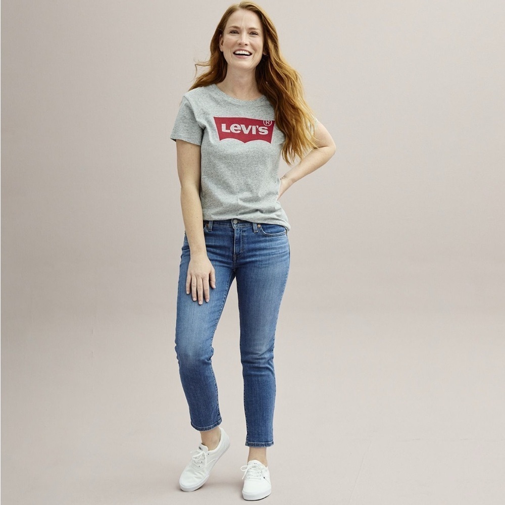 NWOT Levi’s Women’s Boyfriend Jeans